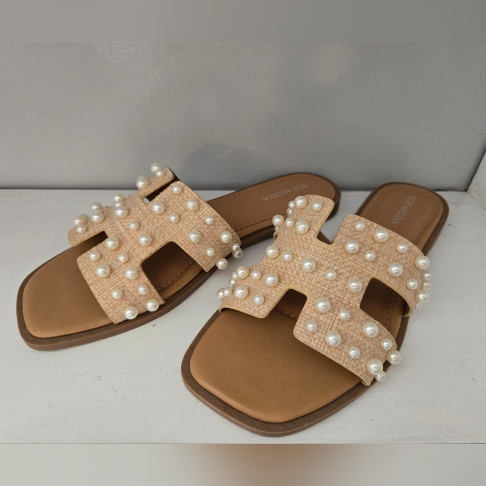NEW Top Moda Pearl Embellished H-Strap Raffia Slide Sandals Tan Neutral Flat 8.5